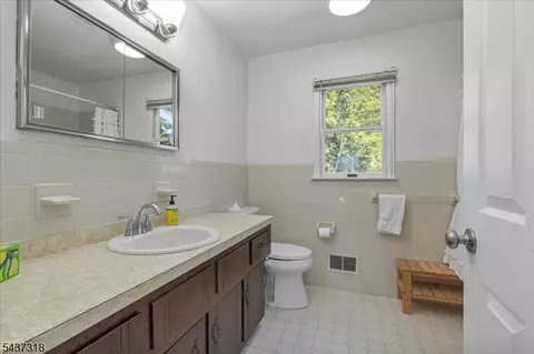 2 Abbott Ct, Edison, NJ 08820 photo 30