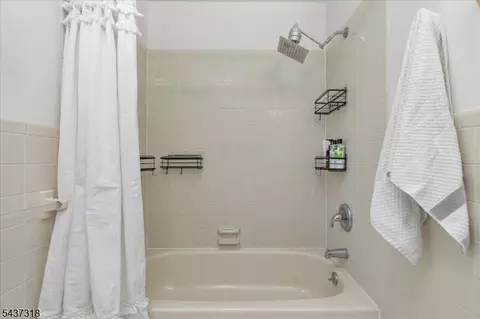 2 Abbott Ct, Edison, NJ 08820 photo 31