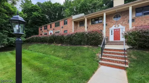 37 Sandra Cir # A, Westfield, NJ 07090