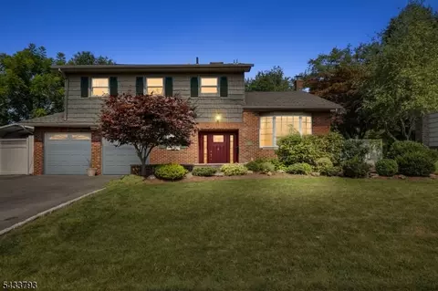 6 Davenport Ave, Roseland, NJ 07068