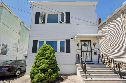 31 Blakely Pl #2, Garfield, NJ 07026