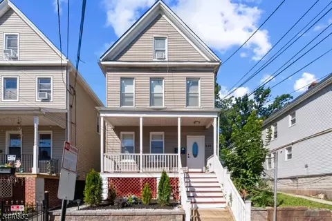 626 Magnolia Ave, Elizabeth City, NJ 07206