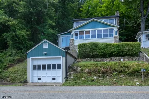 114-116 Lakeside Dr, Belvidere, NJ 07823