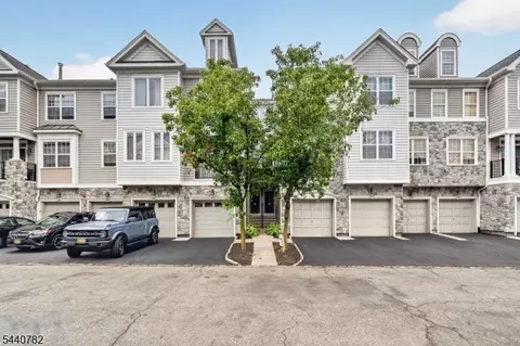 169 Winchester Ct, Clifton, NJ 07013