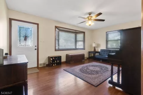 150 Barbara Dr, North Plainfield, NJ 07062