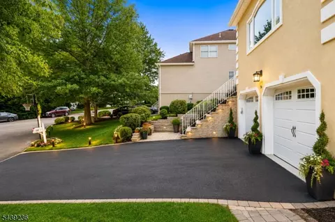 56 Rookwood Ter #56, Morris Plains, NJ 07950