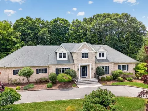 15 Daro Ct, Montville, NJ 07045