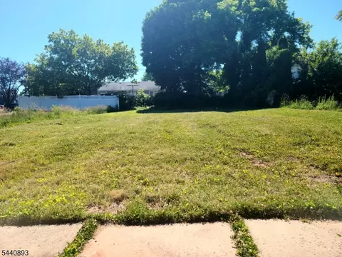310 N 2nd Ave, Manville Boro, NJ 08835