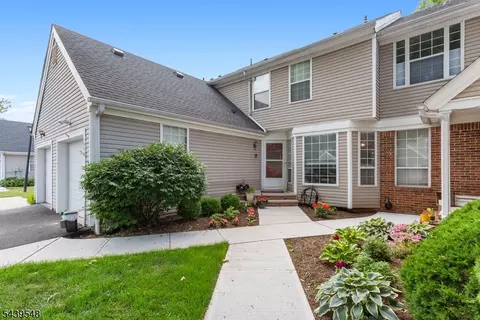 160 Aster Ct, Whitehouse Station, NJ 08889