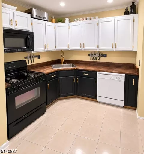 2 Terrace Dr # B, Chatham Twp, NJ 07928