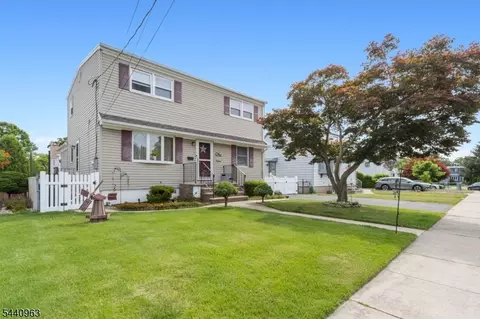 18 Jerome Dr, Clifton, NJ 07011