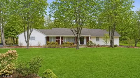 23 Jan River Dr, Upper Saddle River, NJ 07458