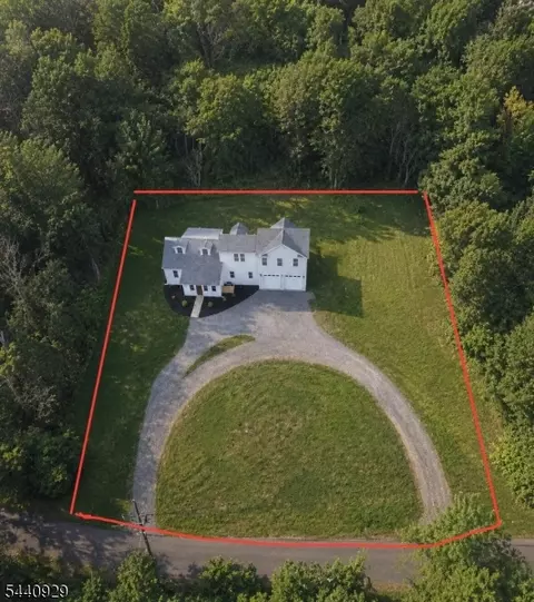 8 Britton Rd, Delaware Twp, NJ 08559