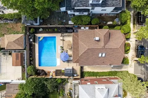 333 78th St, North Bergen, NJ 07047