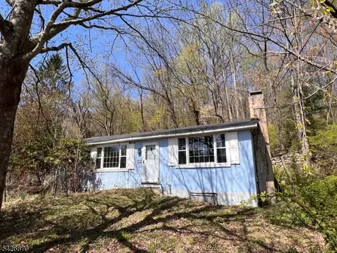 900 Primrose Path, Newton, NJ 07860