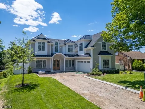 92 Oliver Rd, Paramus, NJ 07652