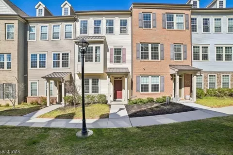 14 Braeburn Ct, Livingston, NJ 07039