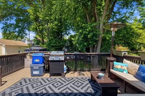 16 Creston Ave, Union, NJ 07083