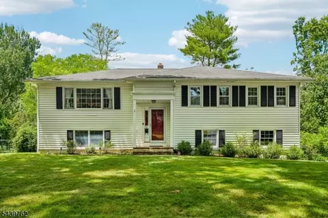 55 Sagamore Dr, New Providence, NJ 07974