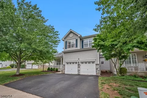11 Pony Ln, Flemington, NJ 08822
