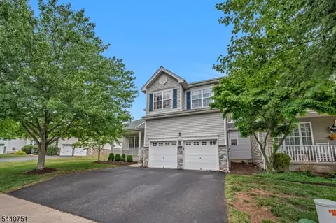 11 Pony Ln, Flemington, NJ 08822