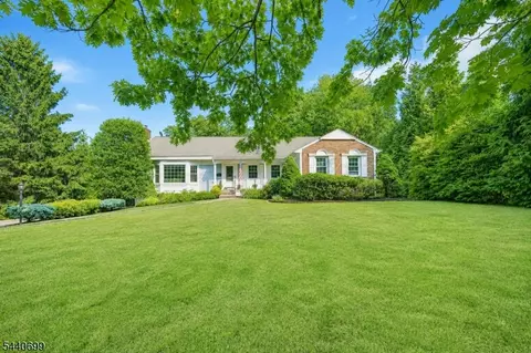 6 Noe Ave, Madison, NJ 07940