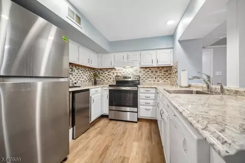 Kitchen - 6 Noe Ave, Madison, NJ 07940 photo 4 of 4