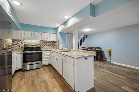 Kitchen - 6 Noe Ave, Madison, NJ 07940 photo 3 of 4