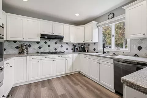 98 King St, Edison, NJ 08820 photo 14