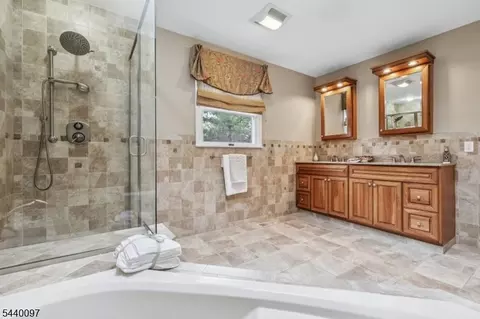 98 King St, Edison, NJ 08820 photo 21