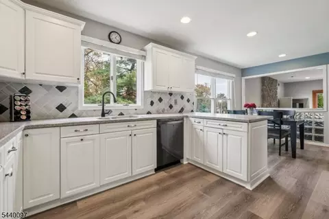 98 King St, Edison, NJ 08820 photo 15