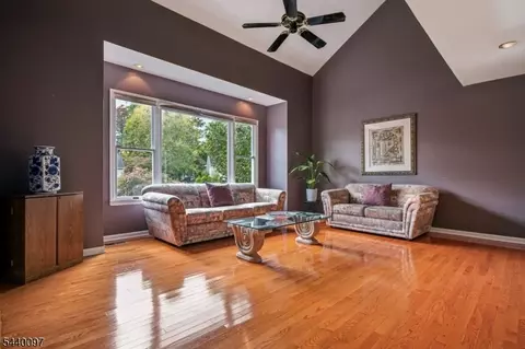 98 King St, Edison, NJ 08820 photo 6