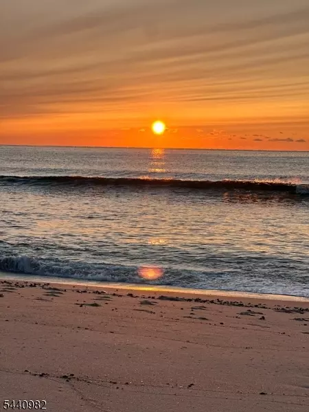 310 Maryland Ave, Point Pleasant Beach, NJ 08742