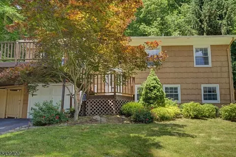 79 Truman Blvd, Oakland, NJ 07436