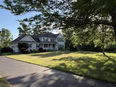 3 Culture Ct, Lambertville, NJ 08530