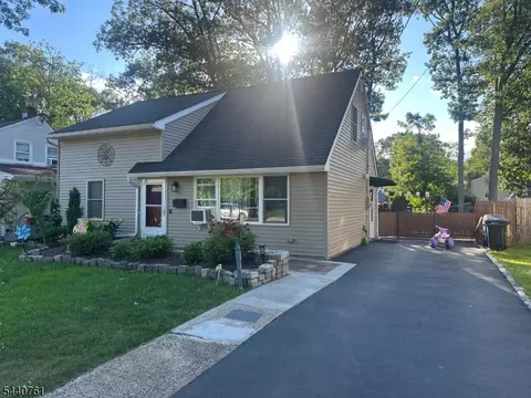 30 Hunterdon Rd, West Orange, NJ 07052