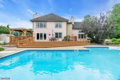 115 Sturbridge Cir, Wayne, NJ 07470