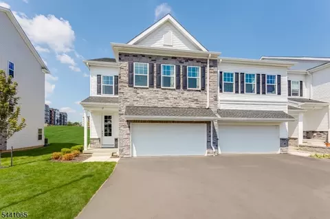 34 Eastwood Ter #34, East Hanover, NJ 07936