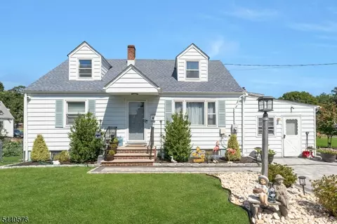 213 Glenside Pl, North Plainfield, NJ 07060