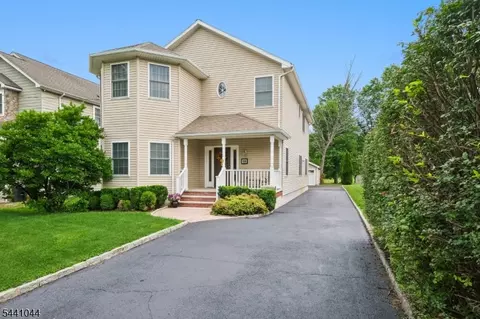 18 Brooklake Rd, Florham Park, NJ 07932
