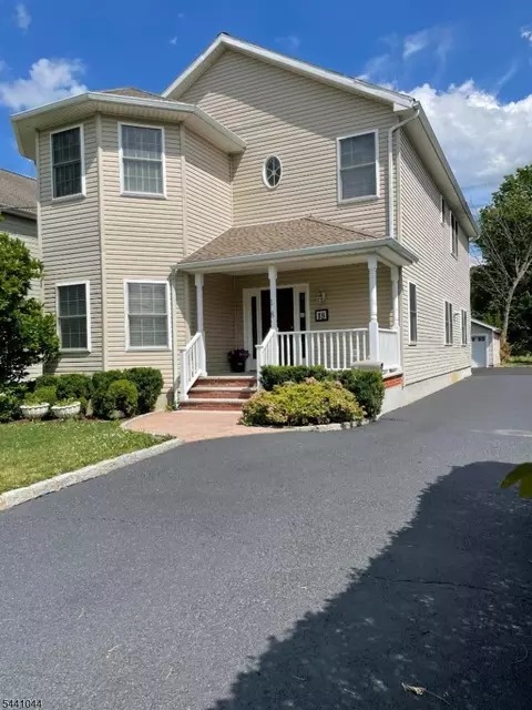 18 Brooklake Rd, Florham Park, NJ 07932