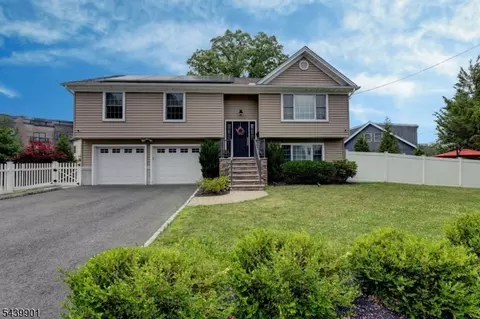 41 Strickland Ave, Little Falls Twp, NJ 07424