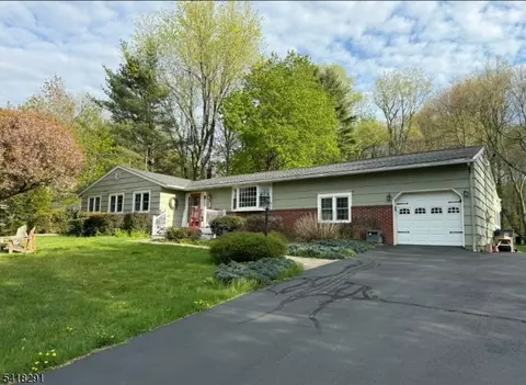 57 Mountain View Ave, Long Valley, NJ 07853