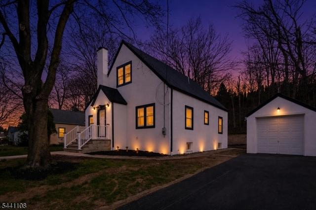 31 Saint Moritz Pl, Wayne, NJ 07470