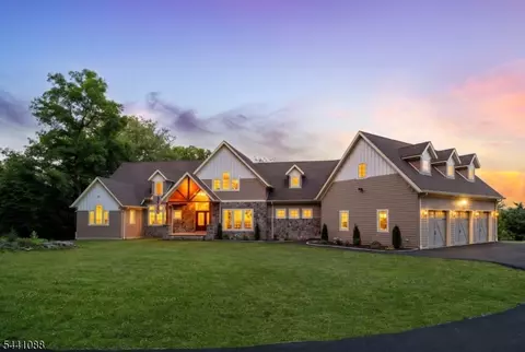 5 Vernon View Dr, Glenwood, NJ 07418
