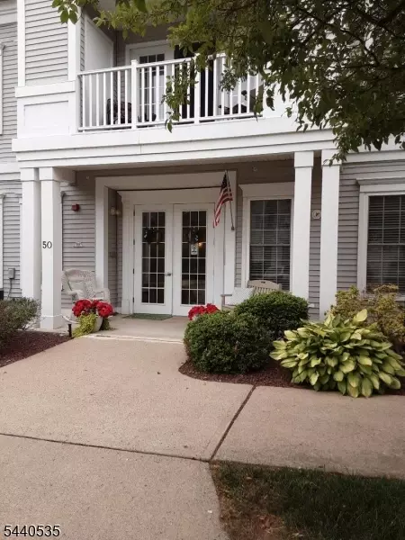 5011 Brookfield Glen Dr, Belvidere, NJ 07823