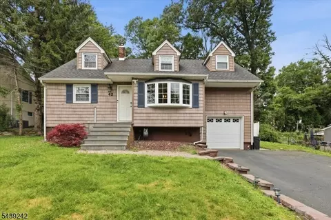 42 Virginia Ave, Lake Hopatcong, NJ 07849