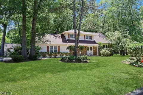 281 Rivara Ct, Ridgewood, NJ 07450