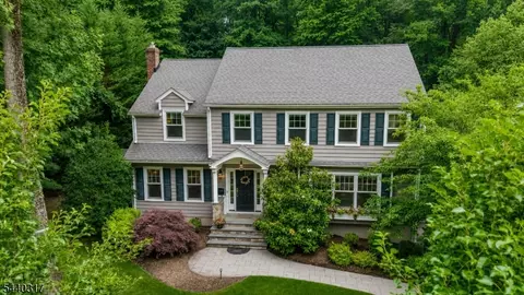 34 Wilcox Dr, Mountain Lakes, NJ 07046