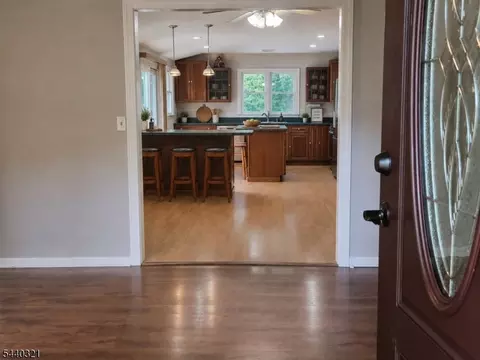 3 Thomas Dr, Hackettstown, NJ 07840 photo 3